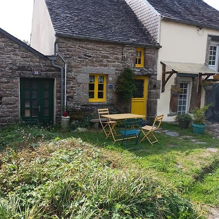 La Maison De Poupee Berrien Екстер'єр фото