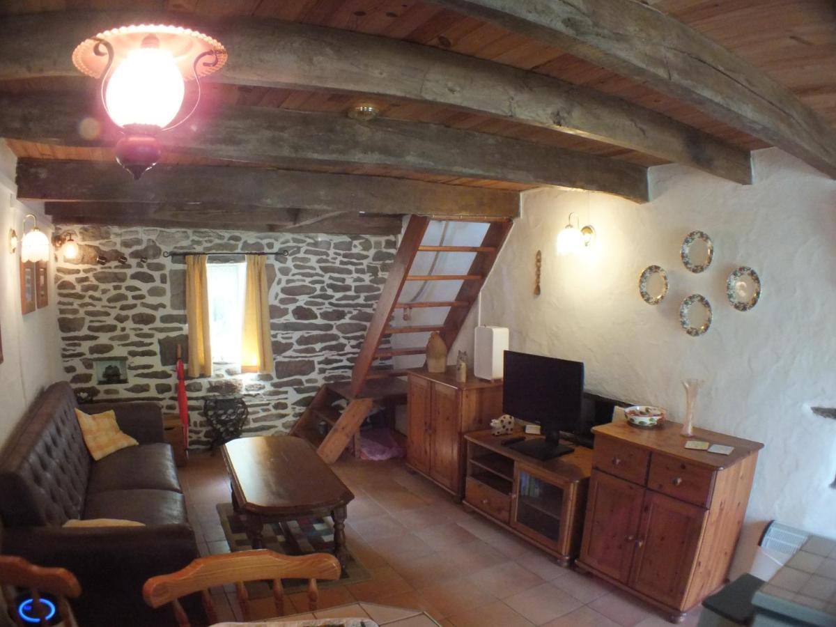 La Maison De Poupee Berrien Екстер'єр фото