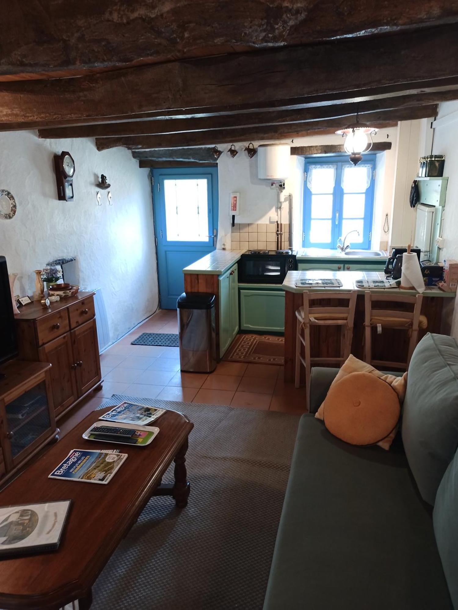 La Maison De Poupee Berrien Екстер'єр фото